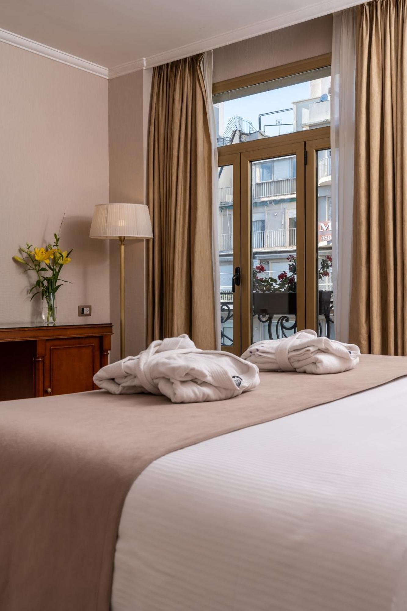 Hotel Intersur Recoleta Buenos Aires Exterior photo